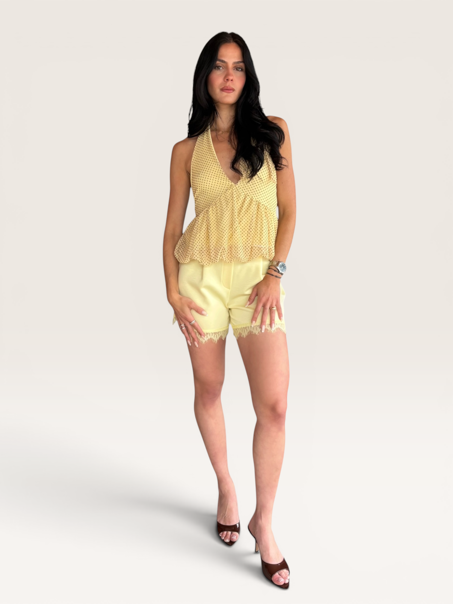 Short dentelle jaune
