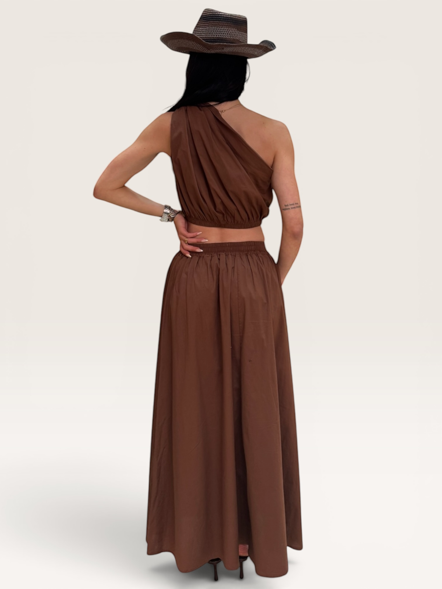 Asymmetrical Set