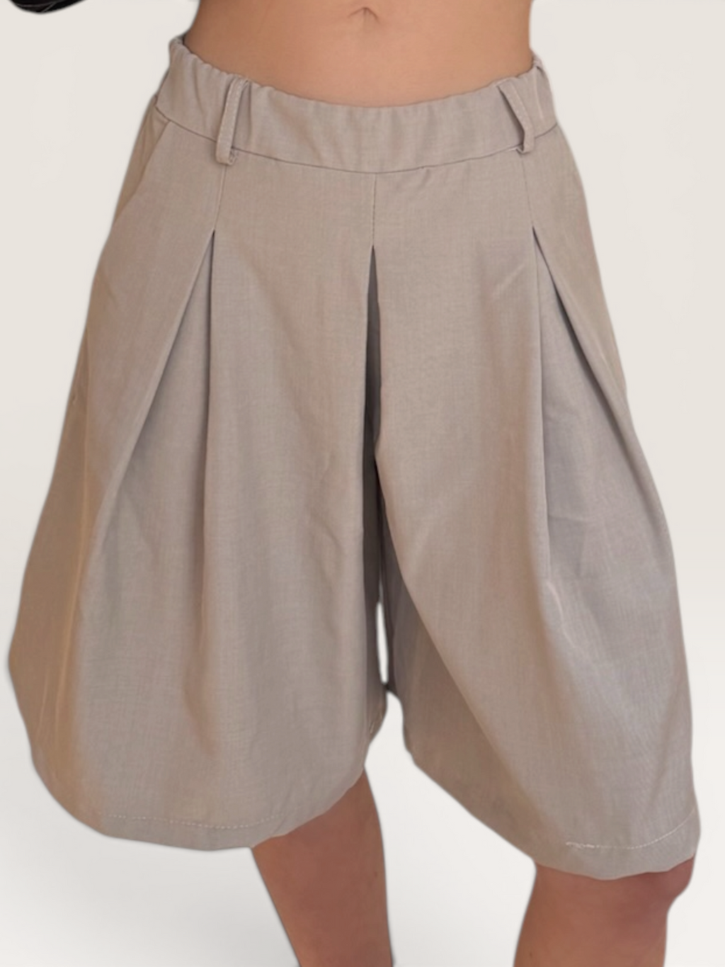 Short bermuda gris